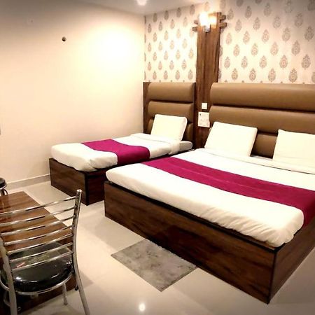 City Hotel Prayagraj Extérieur photo
