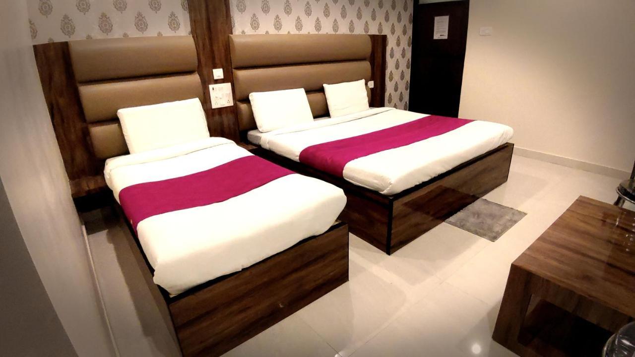 City Hotel Prayagraj Extérieur photo