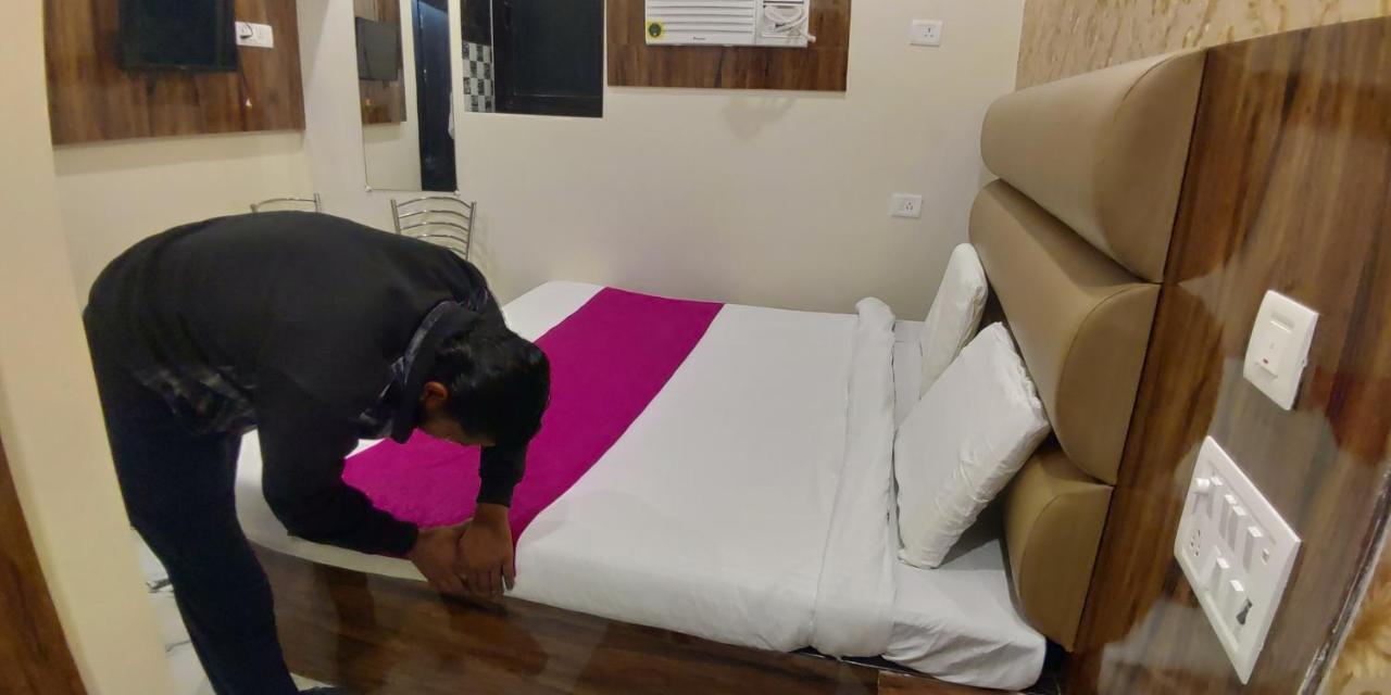City Hotel Prayagraj Extérieur photo