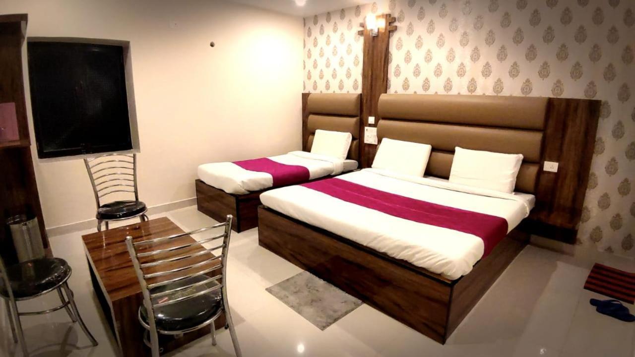 City Hotel Prayagraj Extérieur photo