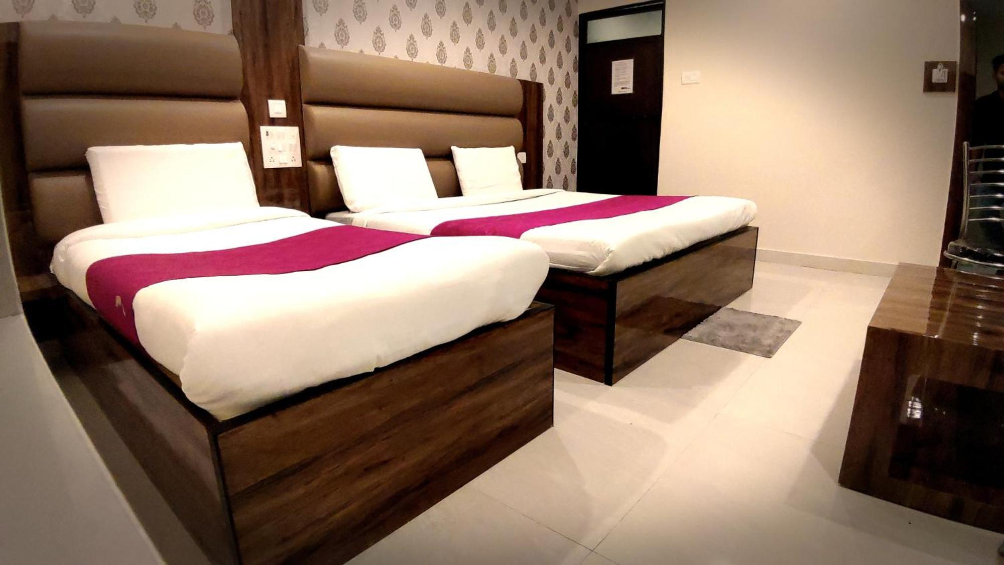 City Hotel Prayagraj Chambre photo