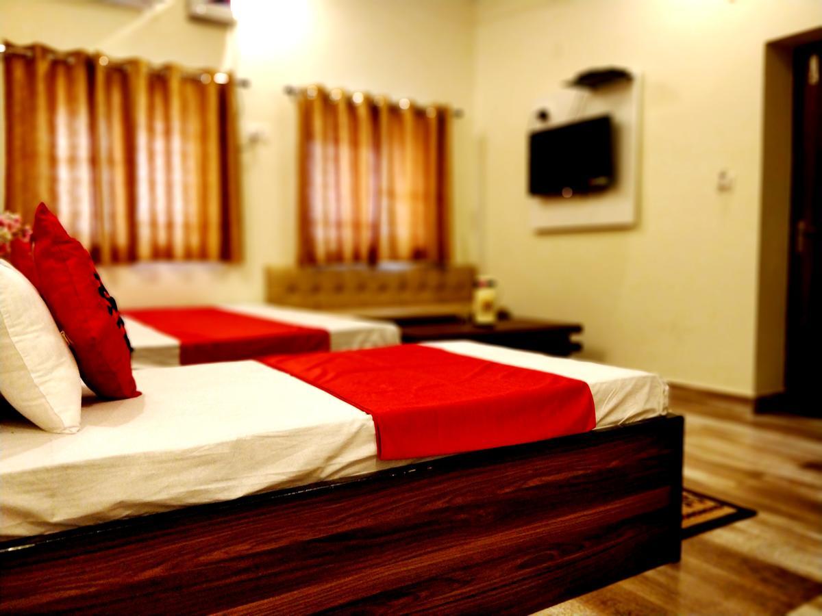 City Hotel Prayagraj Extérieur photo