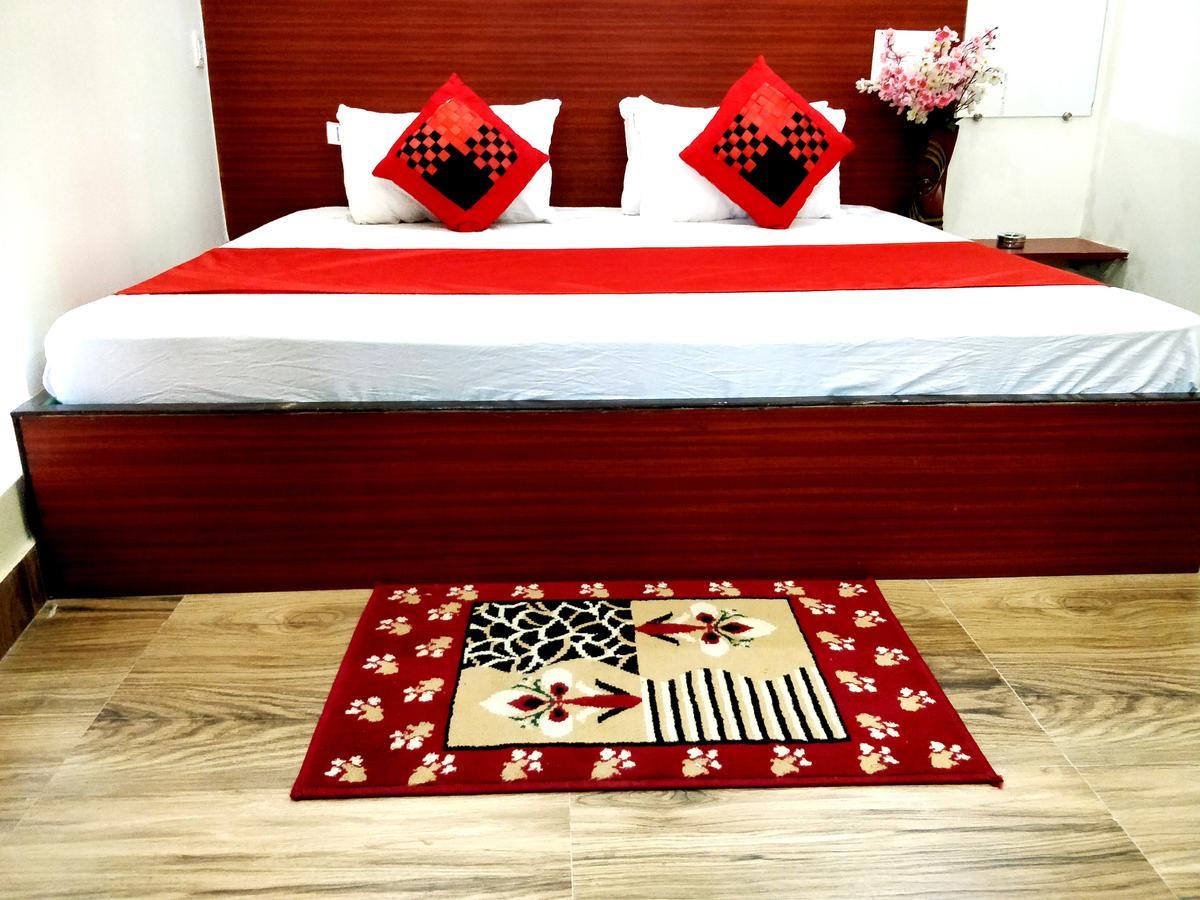 City Hotel Prayagraj Extérieur photo