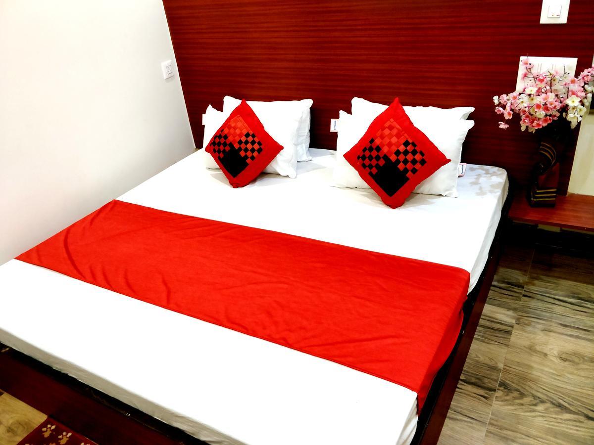 City Hotel Prayagraj Extérieur photo