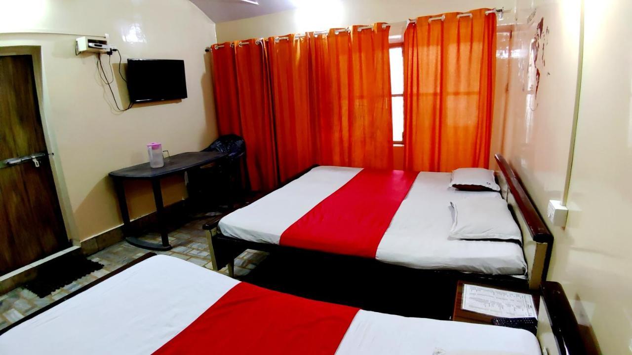 City Hotel Prayagraj Extérieur photo