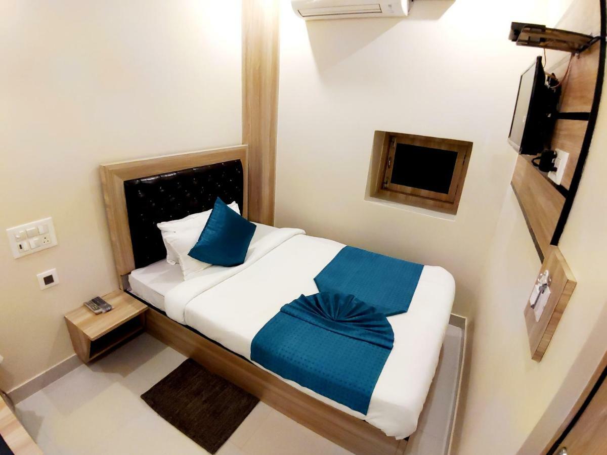 City Hotel Prayagraj Extérieur photo